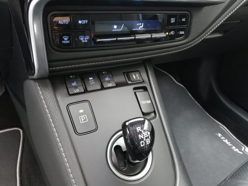 TOYOTA AURIS 1.8 140H Advance Touring Sports