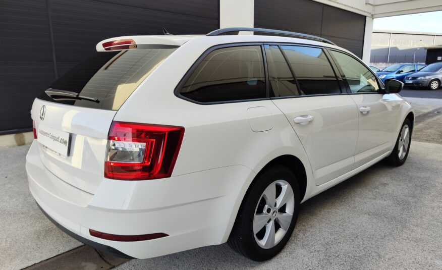 SKODA Octavia Combi AMBITION 2.0 TDI 150 CV DSG