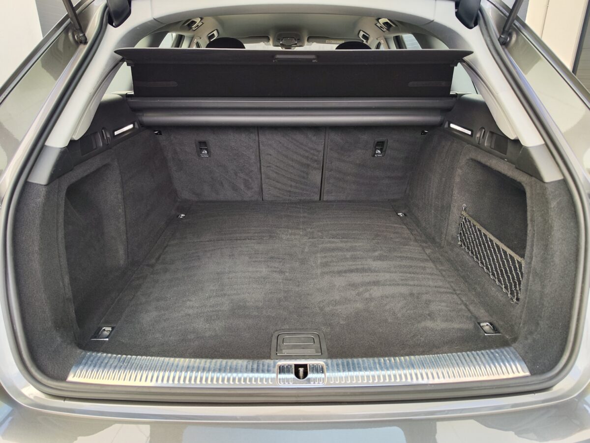 AUDI A4 AVANT Advanced 30 TDI Stronic 136 CV