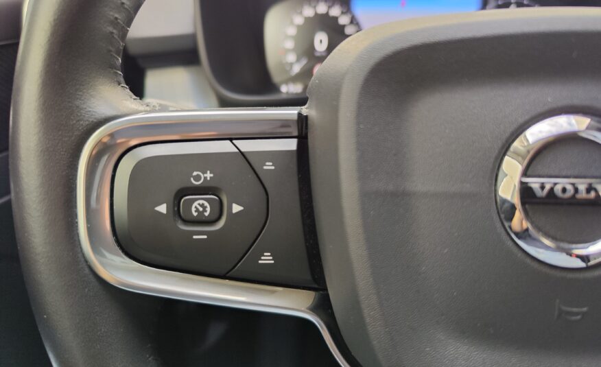 Volvo XC 40 T4 MOMENTUM 2.0 190 CV