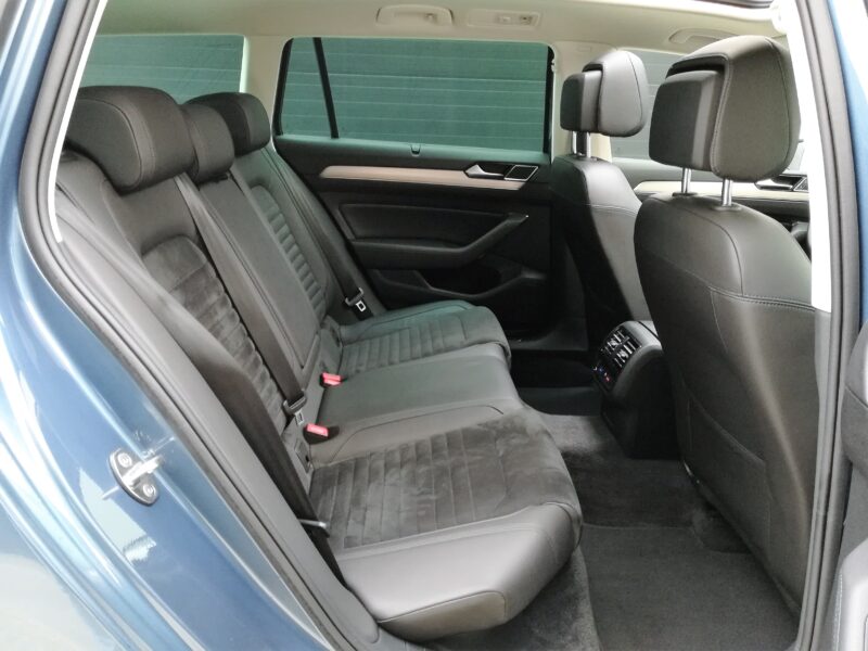 VOLKSWAGEN Passat Variant R-Line Sport 2.0 TDI 150 CV