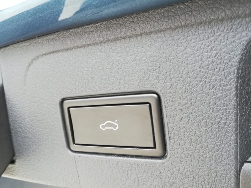 VOLKSWAGEN Passat Variant R-Line Sport 2.0 TDI 150 CV