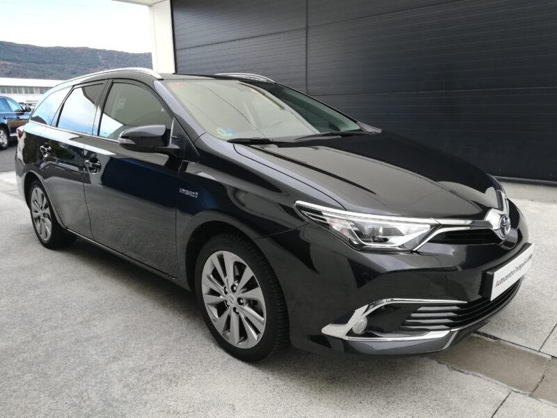 TOYOTA AURIS 1.8 140H Advance Touring Sports