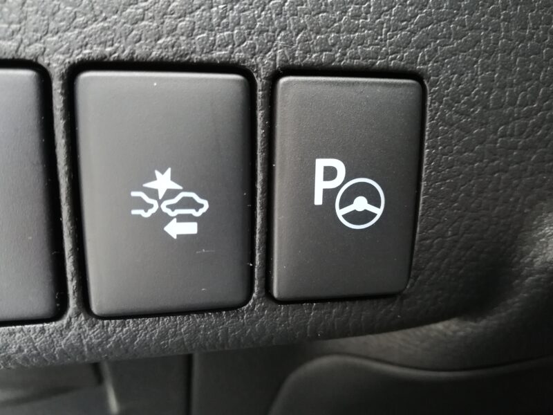 TOYOTA AURIS 1.8 140H Advance Touring Sports