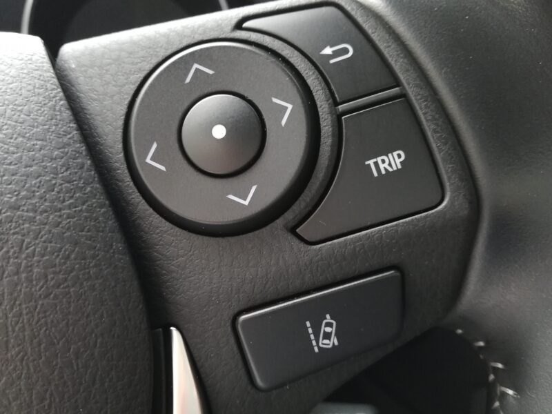 TOYOTA AURIS 1.8 140H Advance Touring Sports