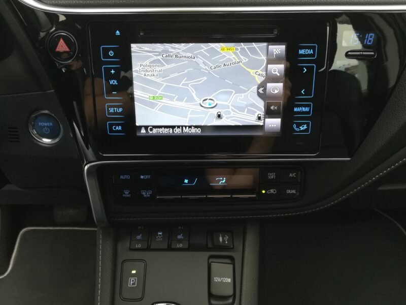 TOYOTA AURIS 1.8 140H Advance Touring Sports