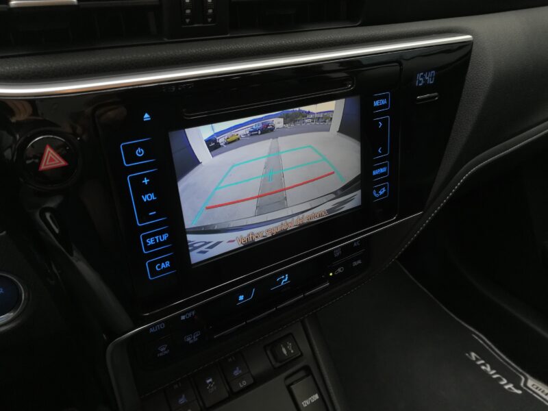 TOYOTA AURIS 1.8 140H Advance Touring Sports