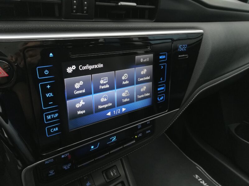 TOYOTA AURIS 1.8 140H Advance Touring Sports