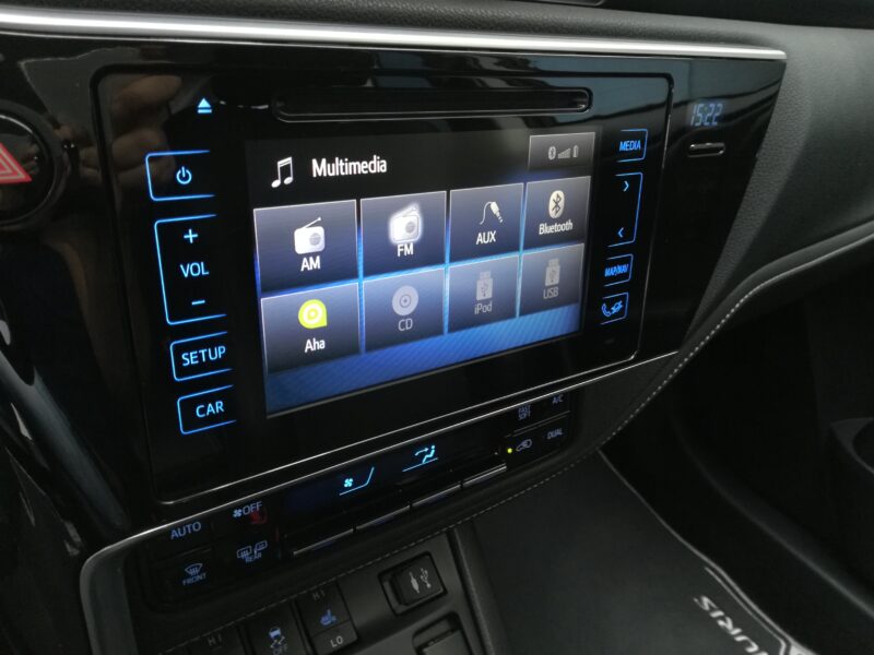 TOYOTA AURIS 1.8 140H Advance Touring Sports