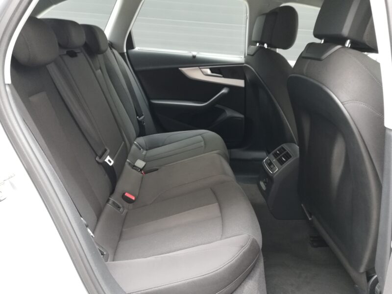 AUDI A4 Avant S line Sport Edition 2.0TDI 150 CV