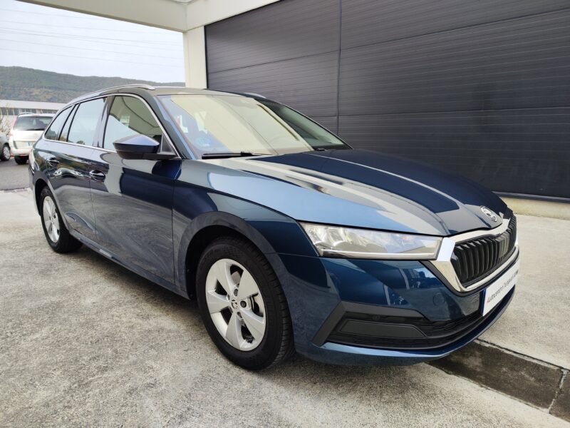 SKODA Octavia Combi Ambition 1.5 TSI m-HEV DSG 150 CV