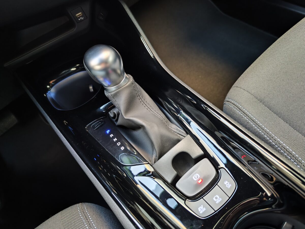 TOYOTA C-HR ADVANCE 1.8 125H