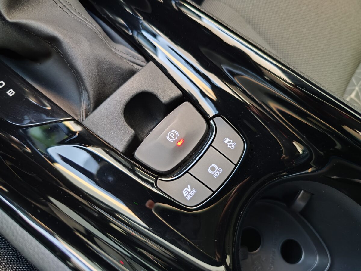 TOYOTA C-HR ADVANCE 1.8 125H