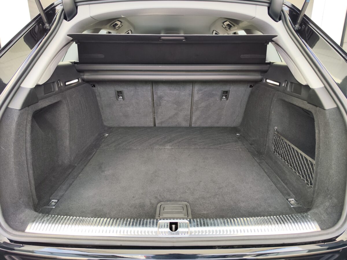 AUDI A4 Avant Advanced 30 TDI Stronic 136 CV