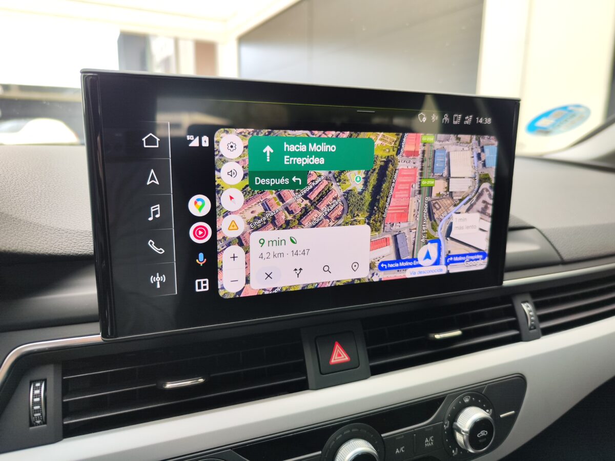 AUDI A4 Avant Advanced 30 TDI Stronic 136 CV