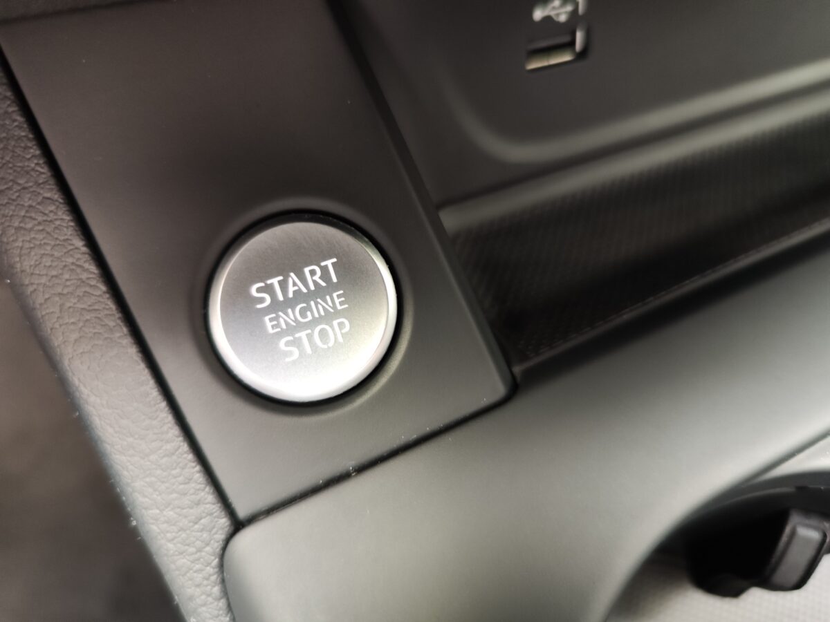 AUDI A4 Avant Advanced 30 TDI Stronic 136 CV