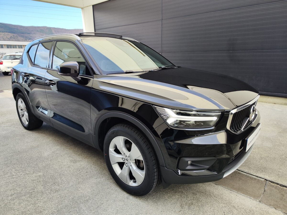 VOLVO XC40 MOMENTUM PRO 1.5 130 CV