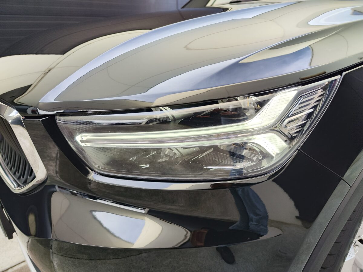 VOLVO XC40 MOMENTUM PRO 1.5 130 CV