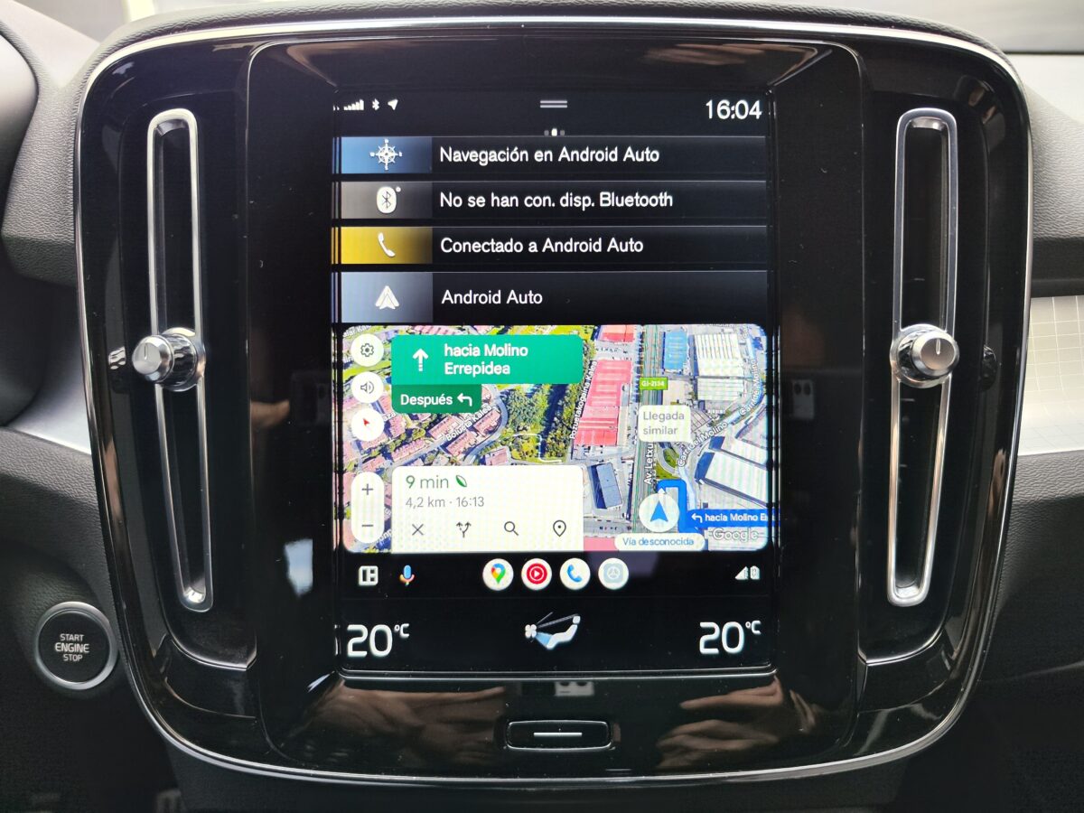 VOLVO XC40 MOMENTUM PRO 1.5 130 CV