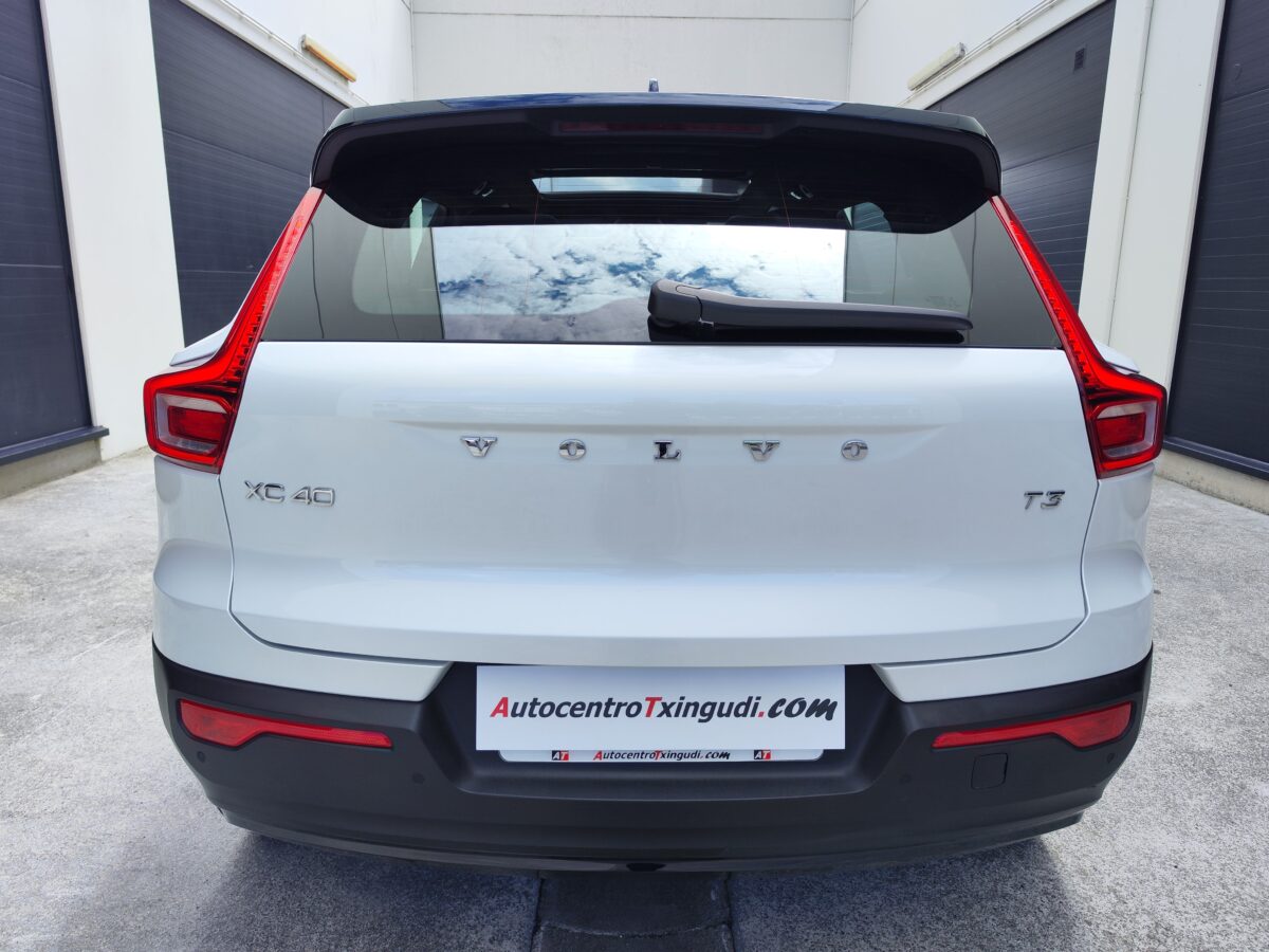 VOLVO XC40 R DESIGN T3 AT8 165 CV
