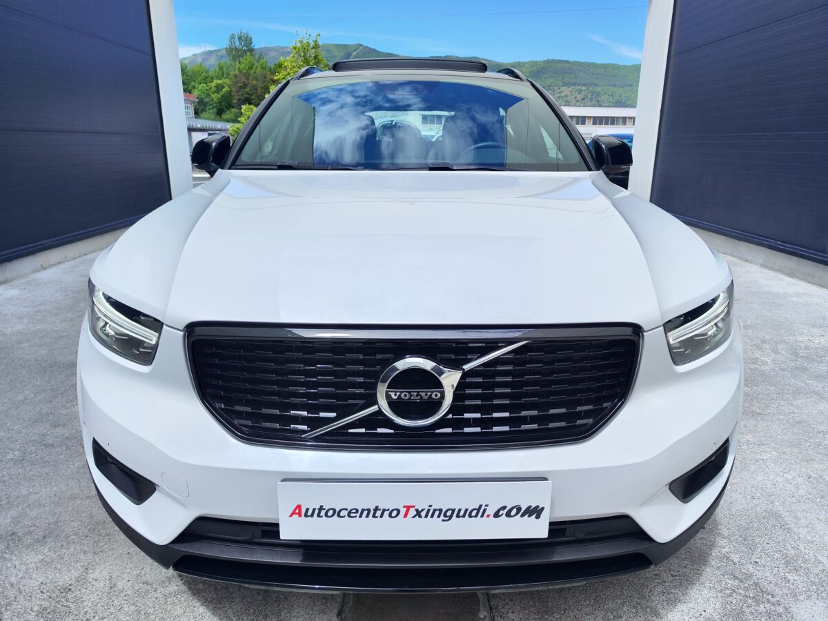 VOLVO XC40 R DESIGN T3 AT8 165 CV