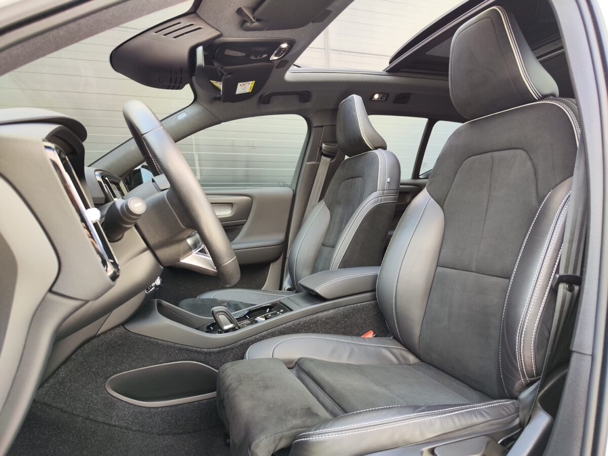 VOLVO XC40 R DESIGN T3 AT8 165 CV