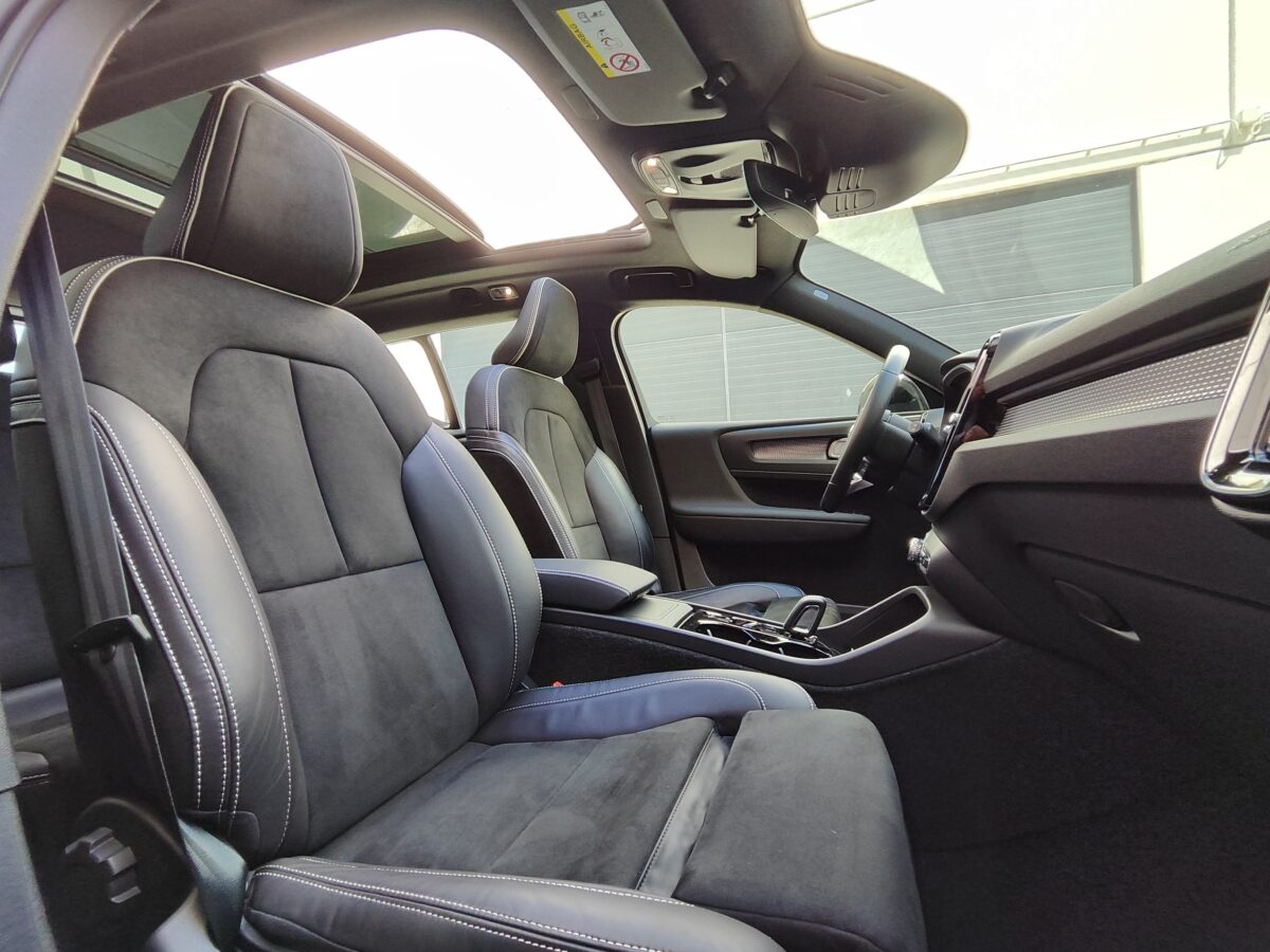 VOLVO XC40 R DESIGN T3 AT8 165 CV