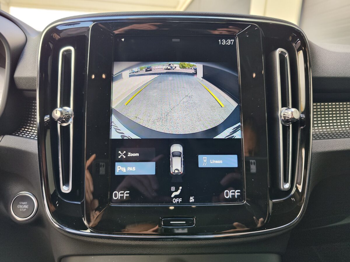 VOLVO XC40 R DESIGN T3 AT8 165 CV