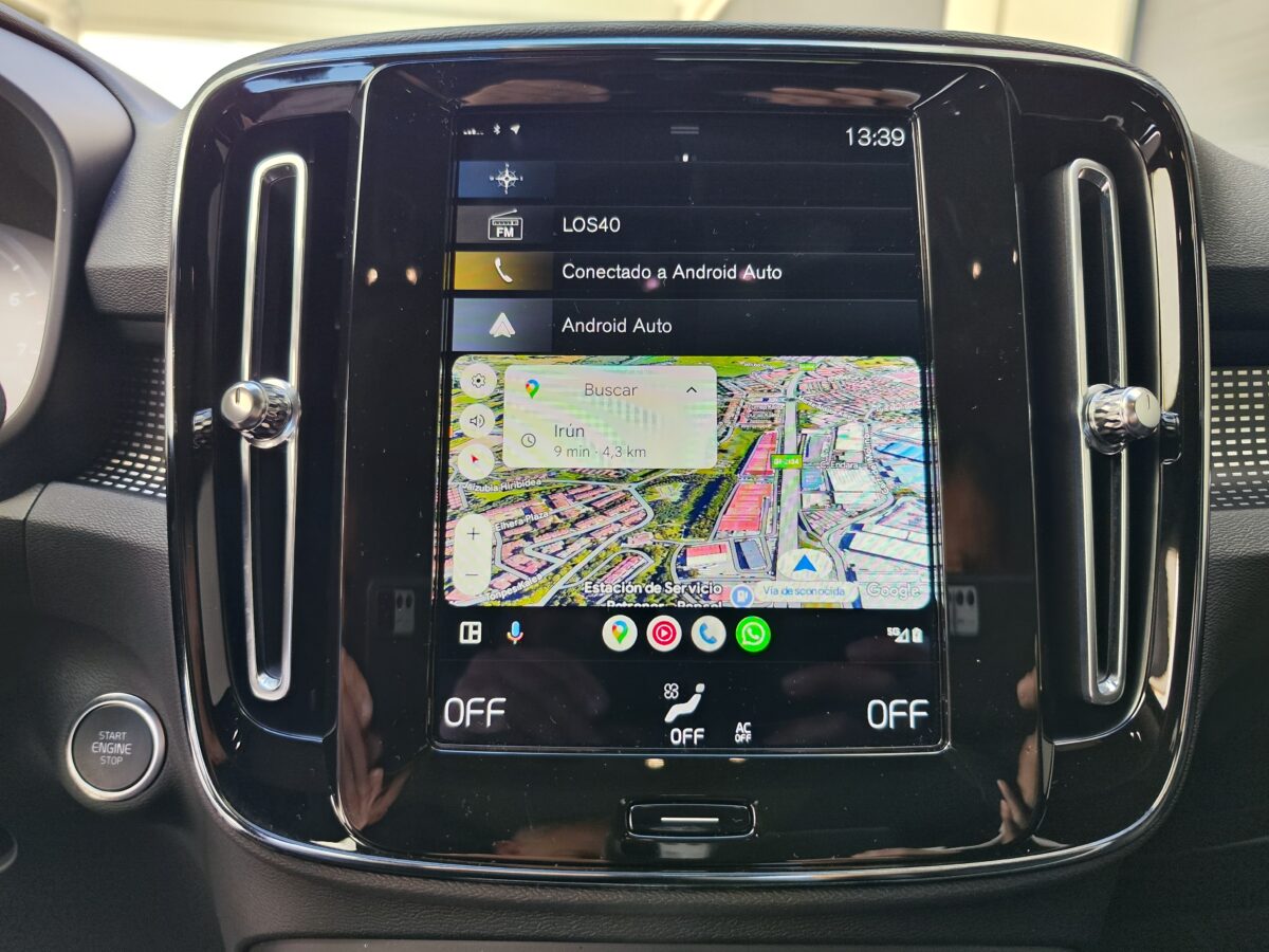 VOLVO XC40 R DESIGN T3 AT8 165 CV