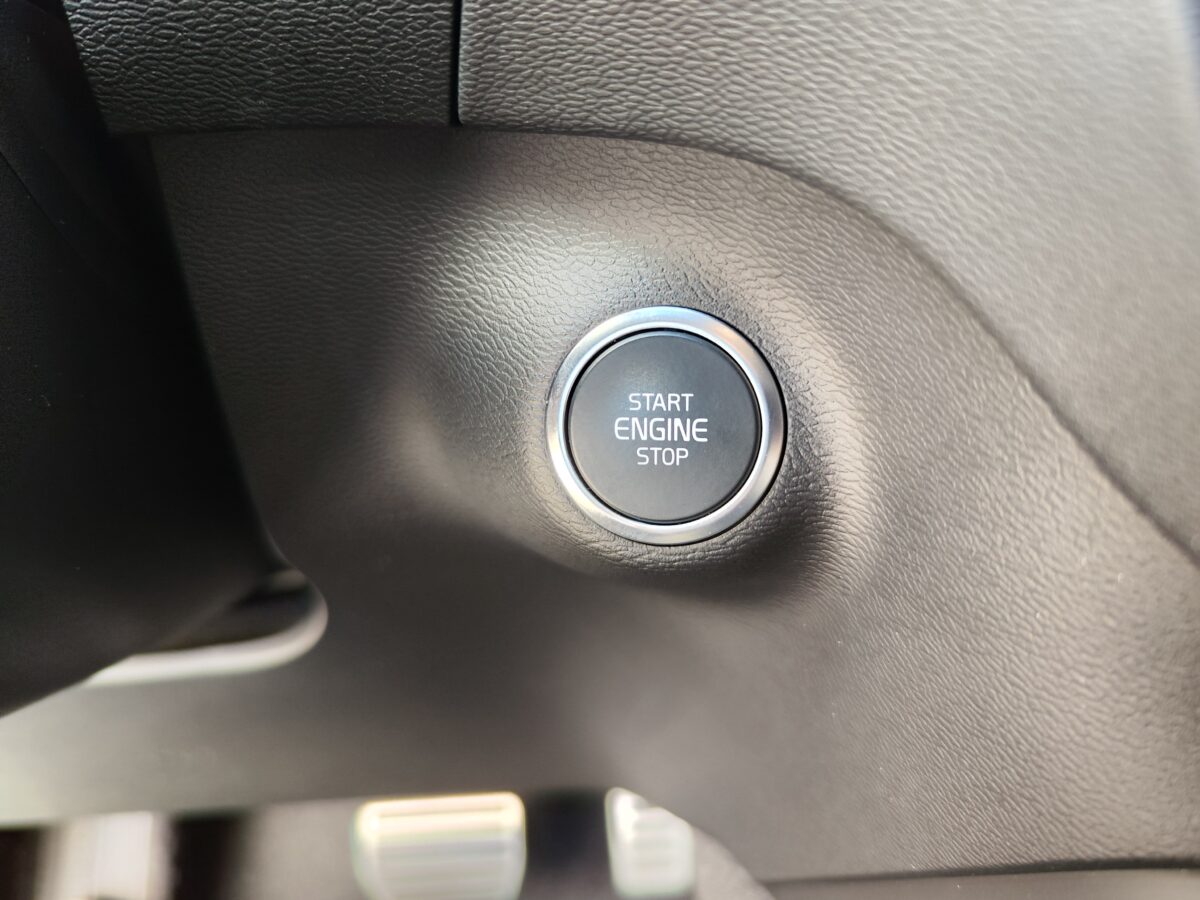 VOLVO XC40 R DESIGN T3 AT8 165 CV