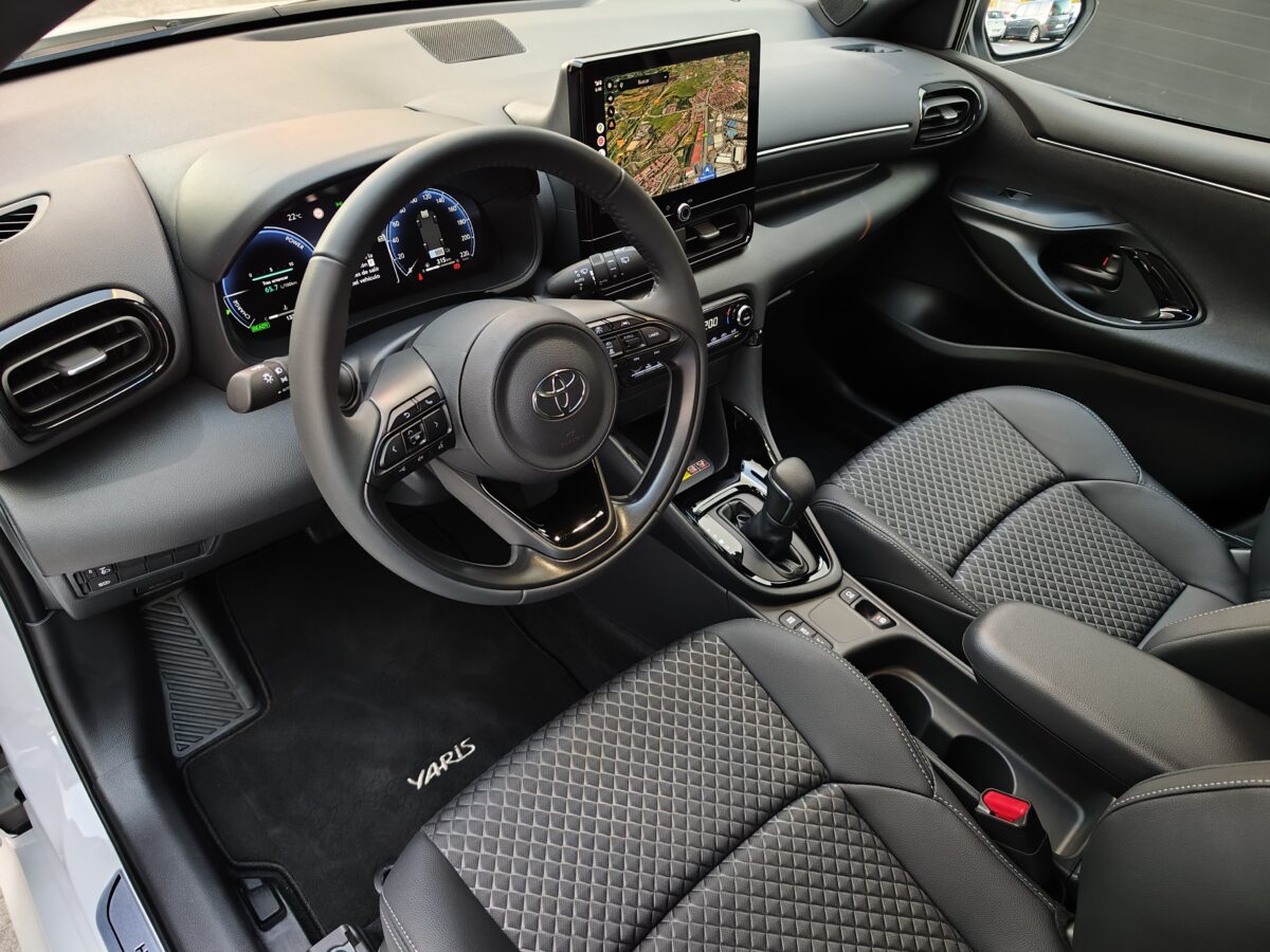 TOYOTA YARIS STYLE 1.5 120H