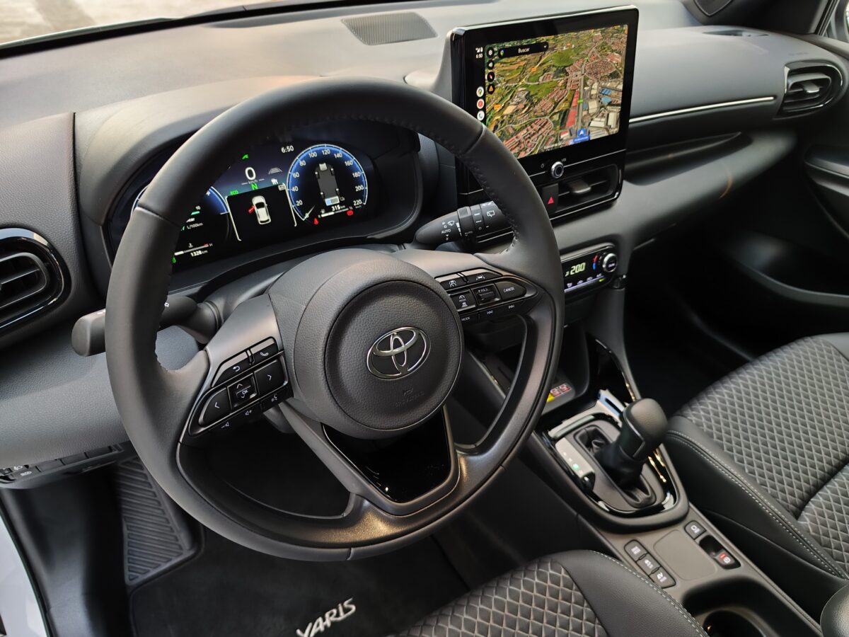 TOYOTA YARIS STYLE 1.5 120H