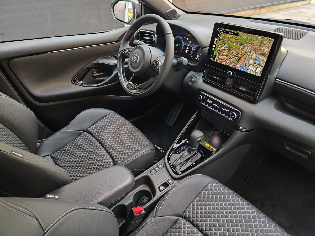 TOYOTA YARIS STYLE 1.5 120H