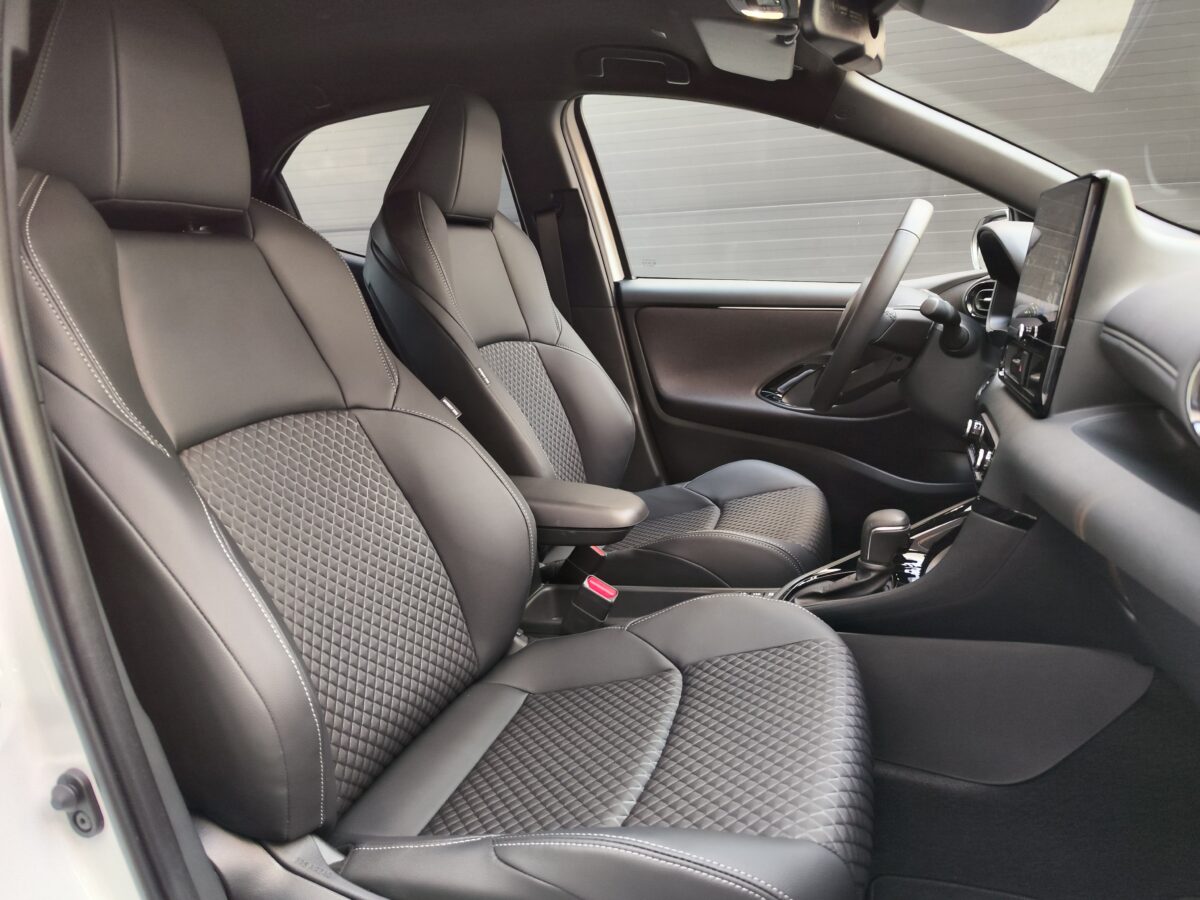 TOYOTA YARIS STYLE 1.5 120H