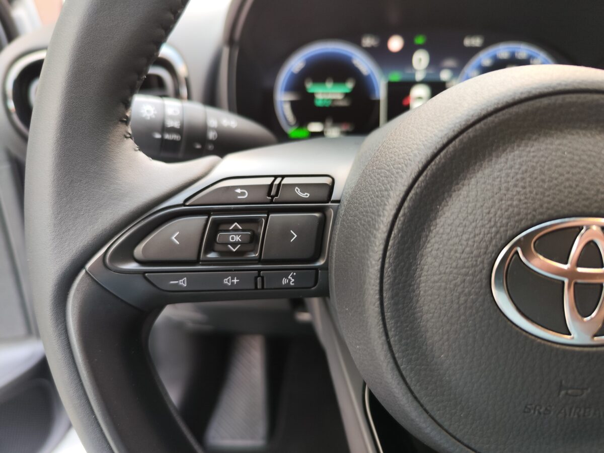 TOYOTA YARIS STYLE 1.5 120H