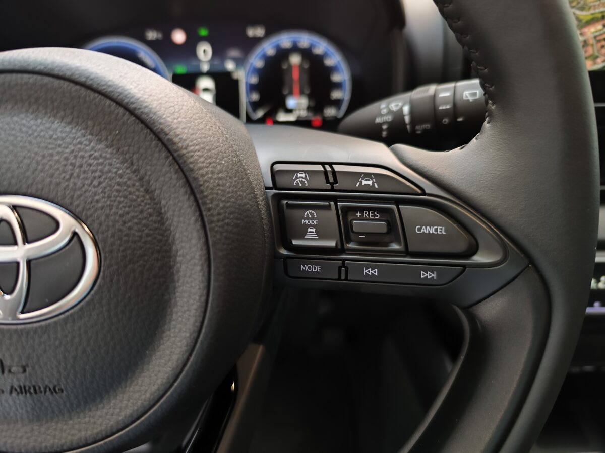 TOYOTA YARIS STYLE 1.5 120H