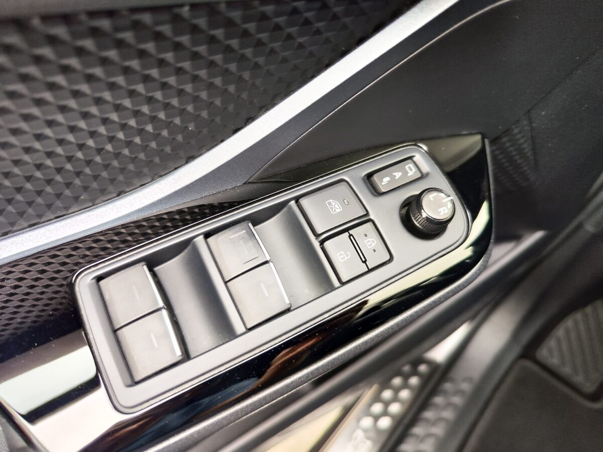 TOYOTA C-HR ADVANCE 1.8 125H