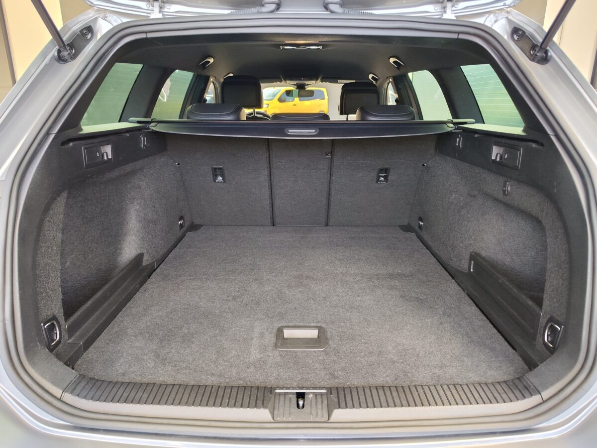 VOLKSWAGEN Passat Variant R-Line 2.0 TDI 150 CV DSG