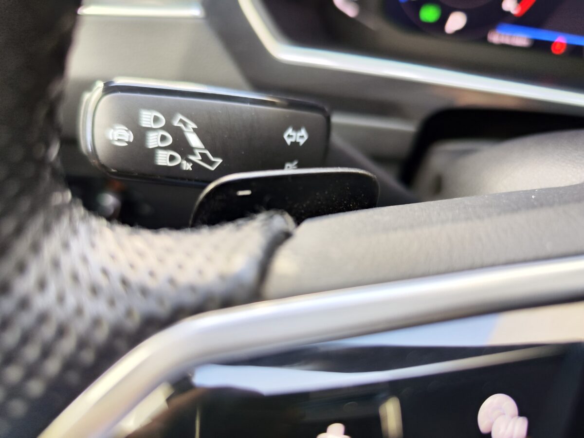 VOLKSWAGEN TIGUAN R-Line 2.0 TDI 150 CV DSG