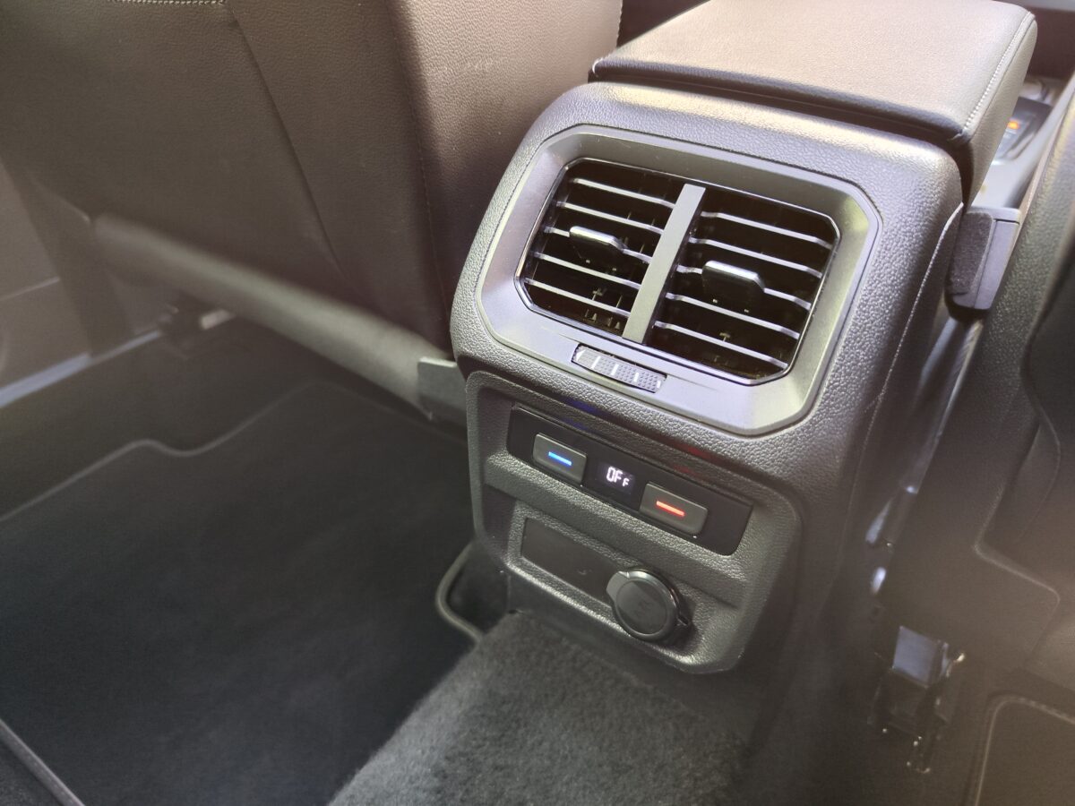 VOLKSWAGEN TIGUAN R-Line 2.0 TDI 150 CV DSG