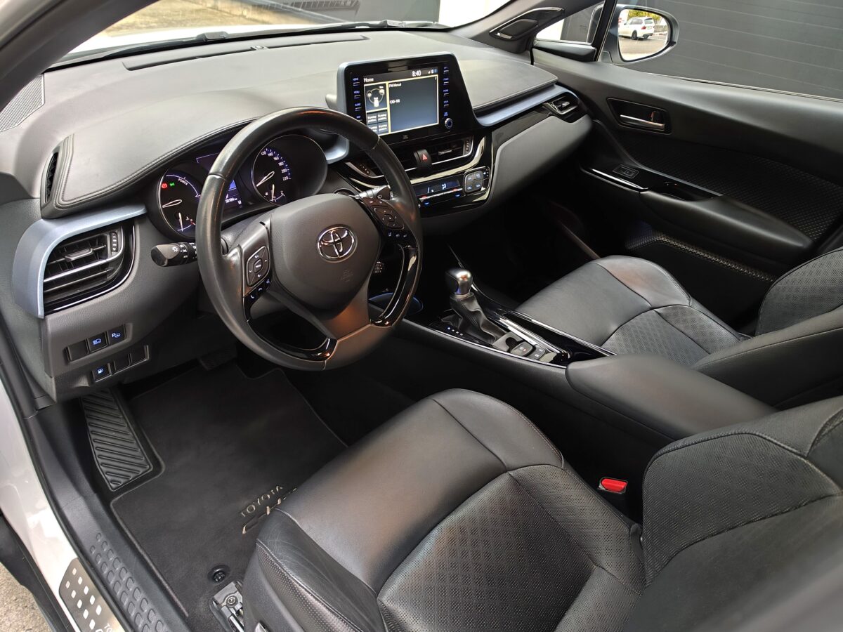 TOYOTA C-HR DYNAMIC 2.0 180H