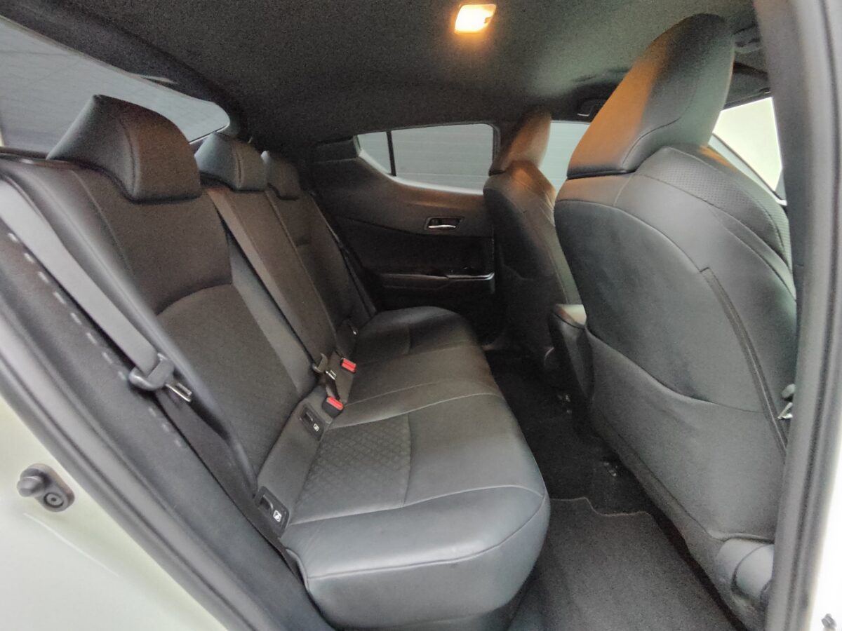 TOYOTA C-HR DYNAMIC 2.0 180H