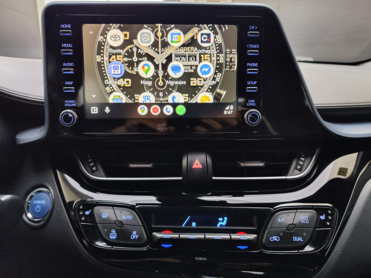 TOYOTA C-HR DYNAMIC 2.0 180H