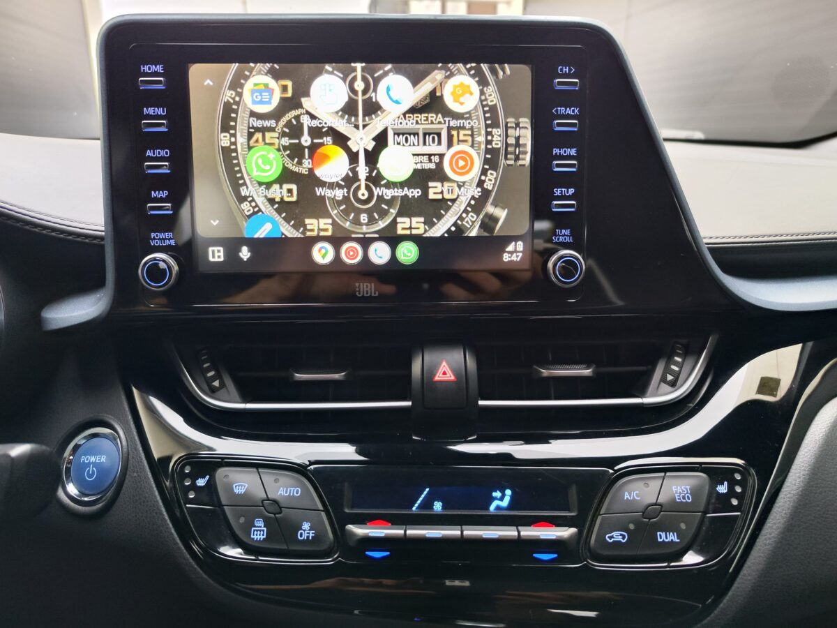 TOYOTA C-HR DYNAMIC 2.0 180H