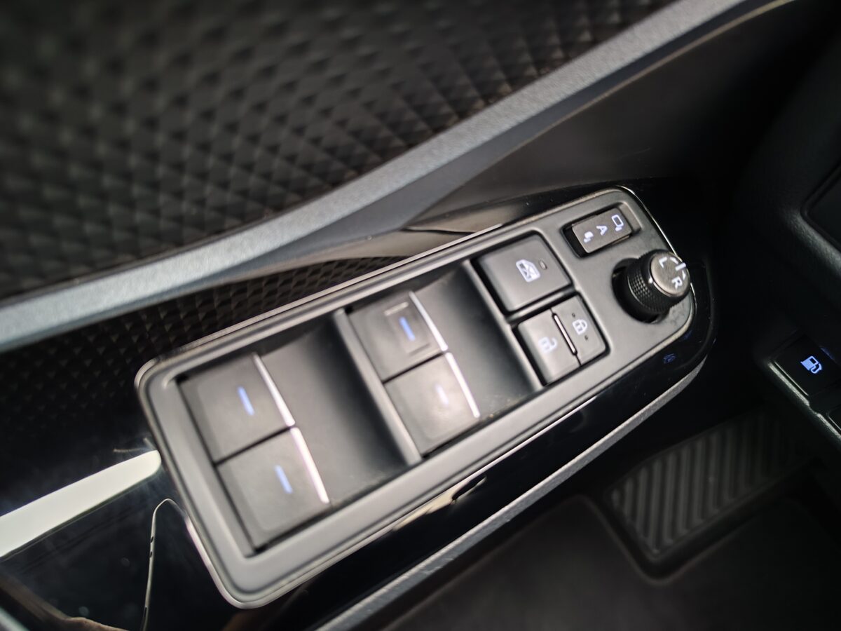 TOYOTA C-HR DYNAMIC 2.0 180H