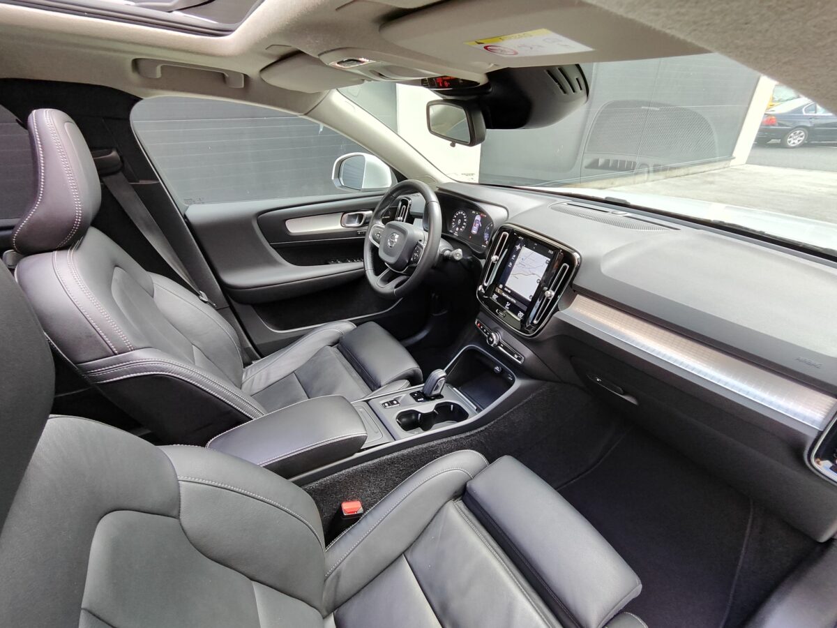 VOLVO XC40 T4 MOMENTUM 2.0 190 CV