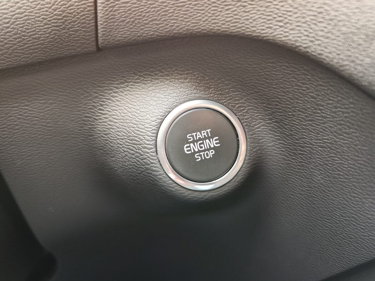 VOLVO XC40 T4 MOMENTUM 2.0 190 CV