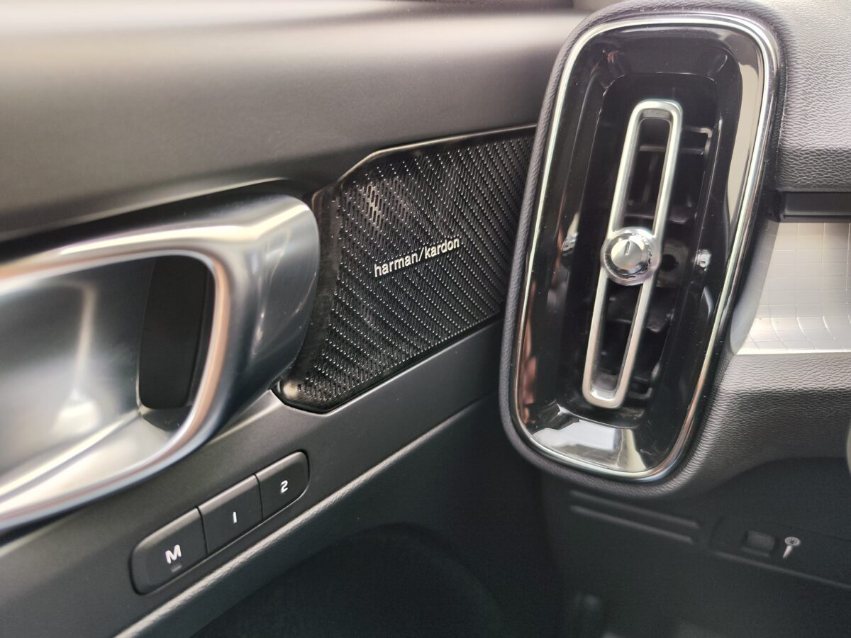 VOLVO XC40 T4 MOMENTUM 2.0 190 CV