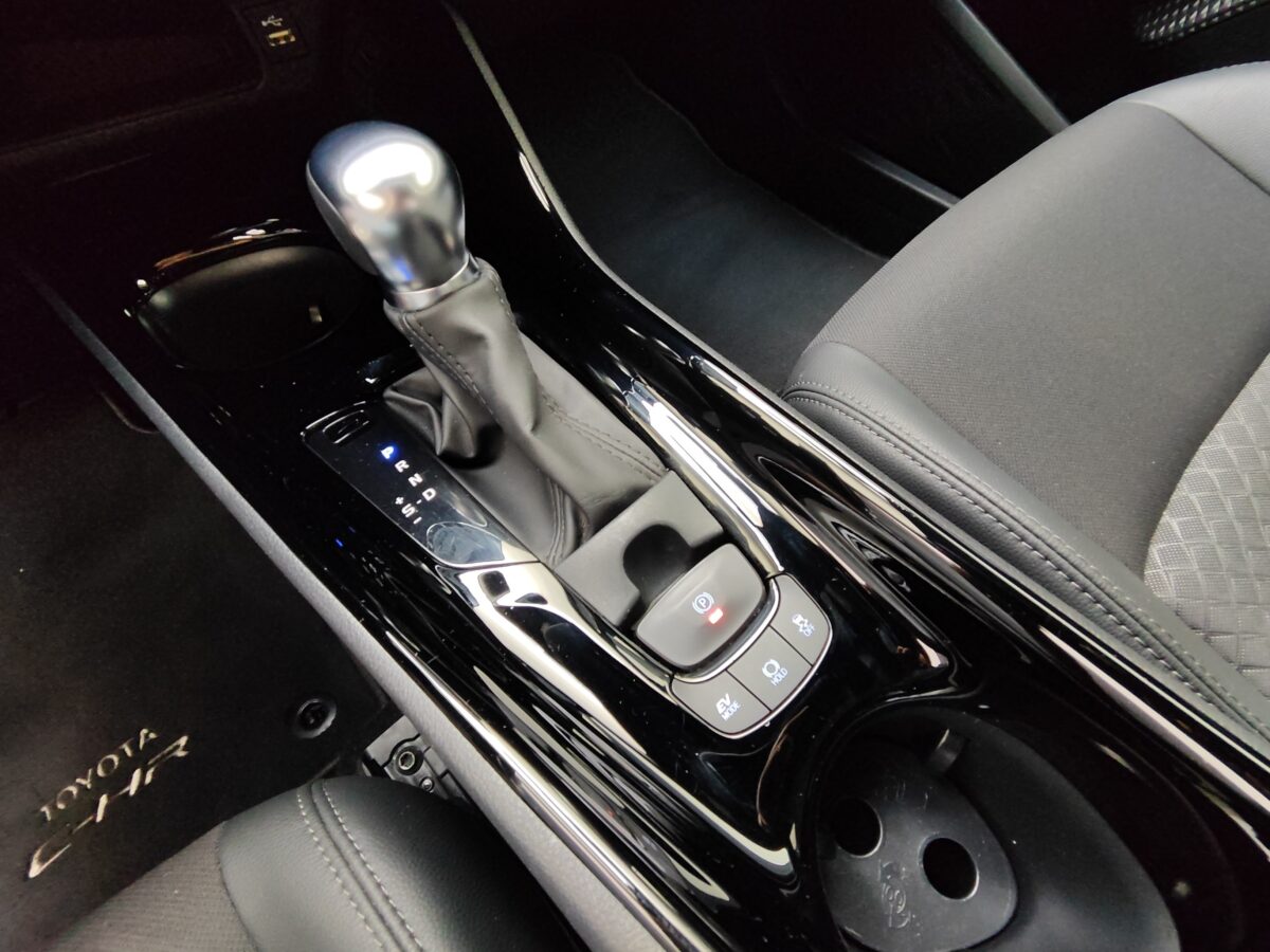 TOYOTA C-HR ADVANCE 2.0 180H