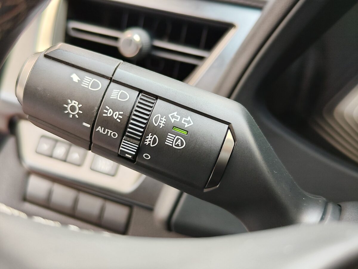 LEXUS UX 2.0 250H BUSINESS NAVIGATION 184 CV